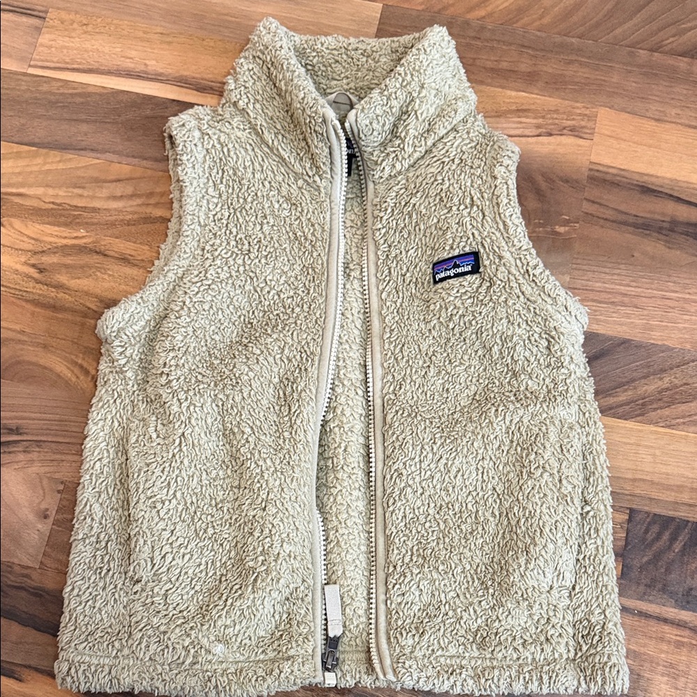 Patagonia Sherpa Vest in Beige